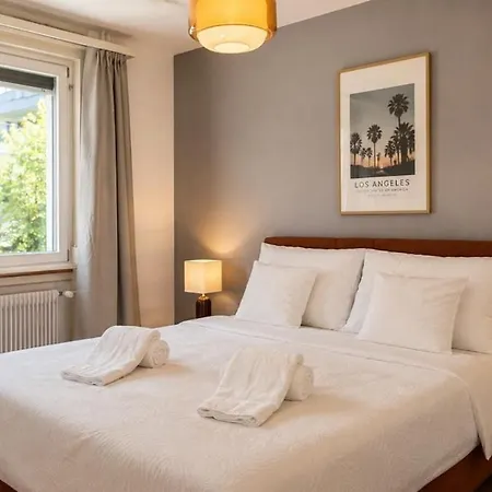 Acacia Bright 3-room